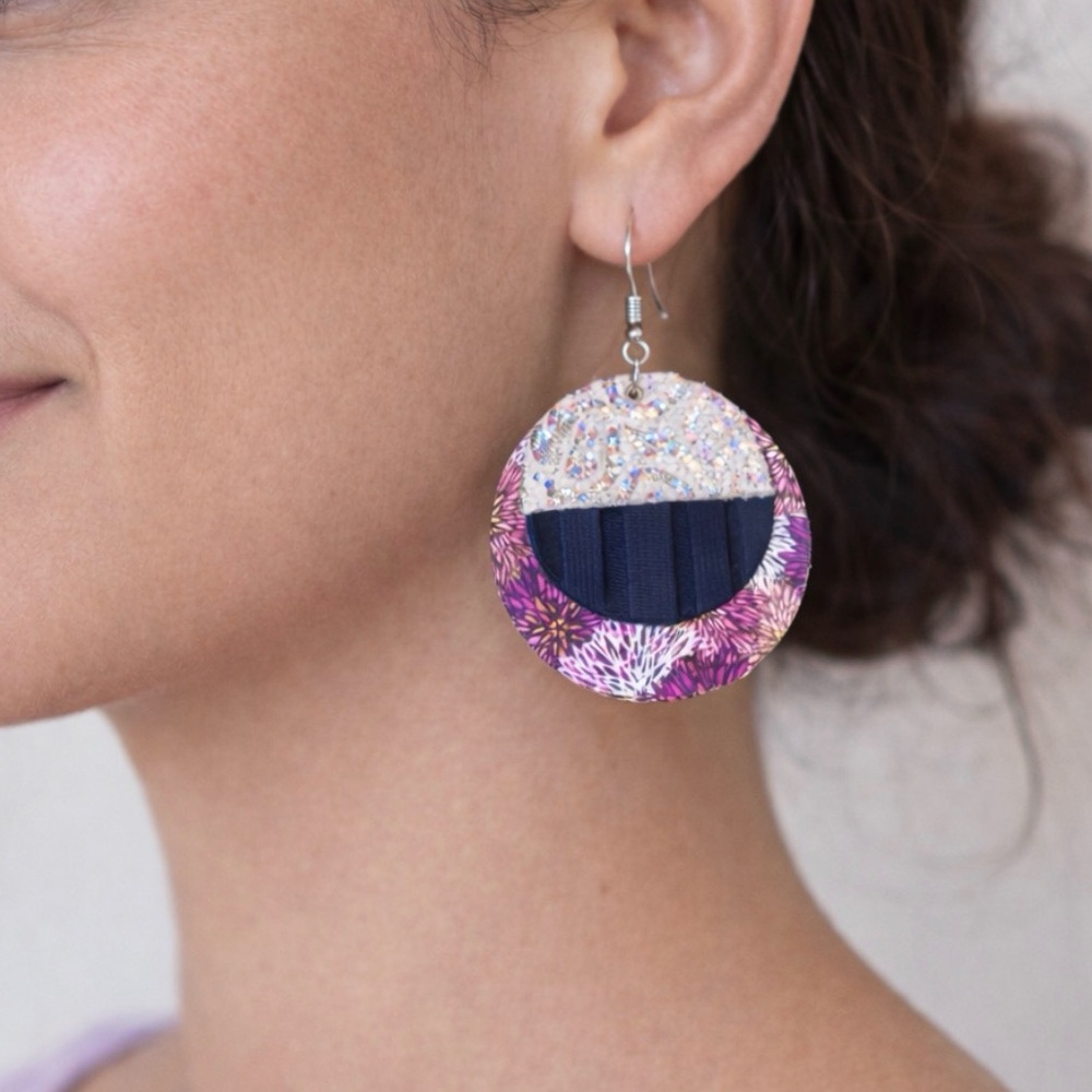 For Keeps NWT Triple Horizon Leather Dangle Earrings Floral Navy Silver Boho - Picture 2 of 4